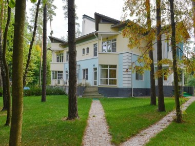 Коттеджный поселок Рублевские Горки по Рублево-Успенскому шоссе в 28 км от Москвы. Элитная недвижимость в КП Рублевские Горки в Подмосковье - Пансионат Сосны УПДП - 1417