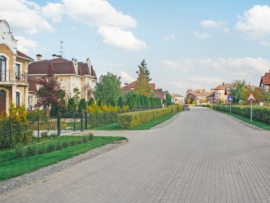 Коттеджный поселок Монтевиль по Новорижскому шоссе в 25 км от Москвы. Элитная недвижимость в КП Монтевиль в Подмосковье - Лужки - 1565