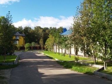 Коттеджный поселок Резиденс по Пятницкому шоссе в 12 км от Москвы. Элитная недвижимость в КП Резиденс в Подмосковье - Лесной - 17049